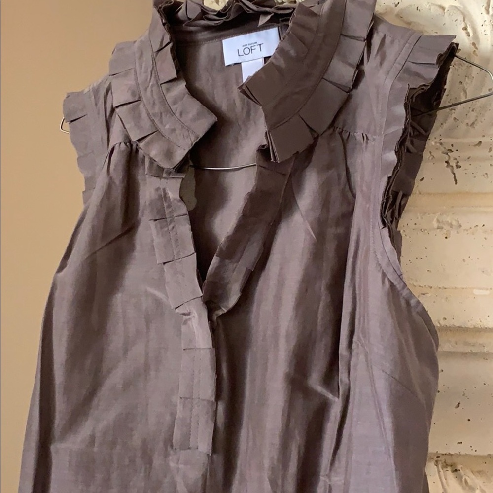 Ann Taylor Loft Women’s Top.  Like New - Picture 3 of 8